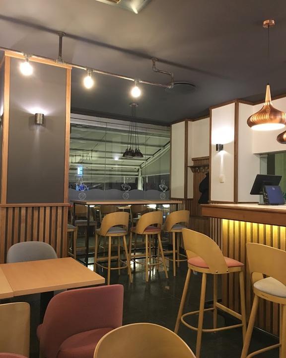 Lounge, Seven Cafe Bistro